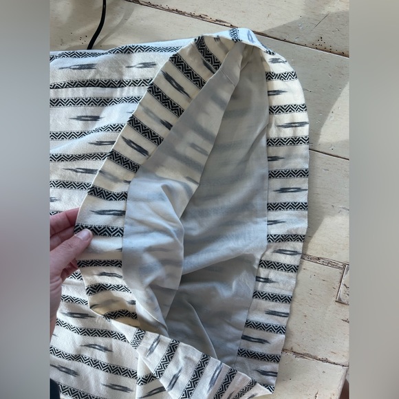 J Crew super cute and comfortable skirt w elastic band. Mid thigh length. - Picture 4 of 4